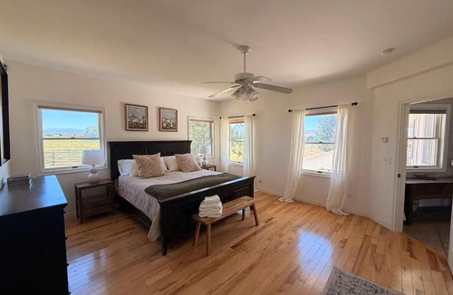 Montrose House | The Gathering Place home