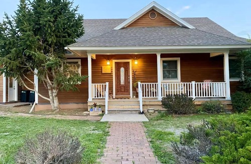 Montrose House | The Gathering Place home