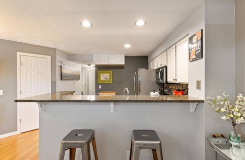 Glendale Condo | The Glendale Gem | Walk to Shops & Trail