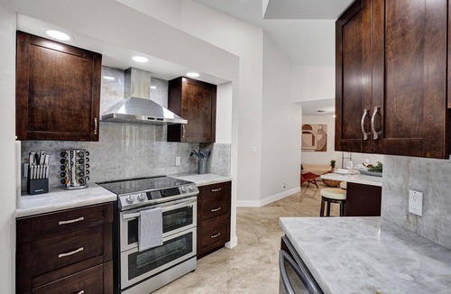 Southwest Ranches Villa | The Grand Luxe 8BR Villa w POOL and basketball