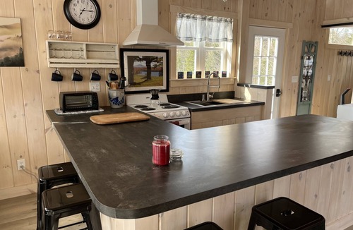 Charleston Cabin | The Hamblett at Hinton Hill