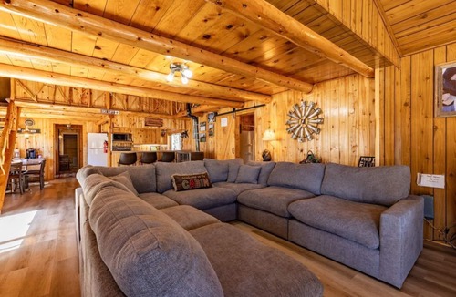 Rio Vista Estates Cabin | The Happy Place Cabin
