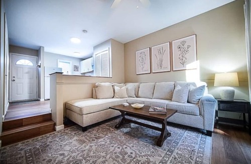 Hinesburg Apartment | The Hideaway