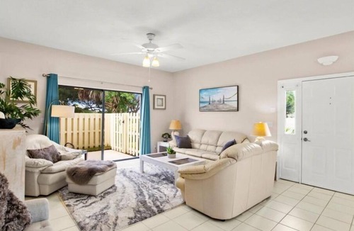 Bella Vista Condo | The Horizon Hideaway Walk To The Beach!