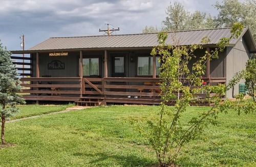 Lovell Cabin | The Howling Wolf Cabin at Wolf Haven Cabins