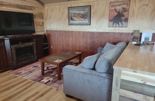 Lovell Cabin | The Howling Wolf Cabin at Wolf Haven Cabins
