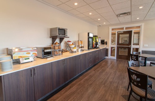 East Kootenay Hotel | The Kanata by BCMInns Invermere