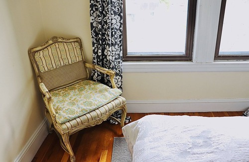Oak Square Hostel | The King's Room at TPH - Boston
