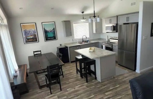 Foam Lake Cottage | The Lakehouse at Fishing Lake | Sauna + Huge Deck + Firepit