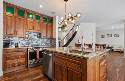 Chestermere House | The lakeside family friendly home in Chestermere, AB, Canada
