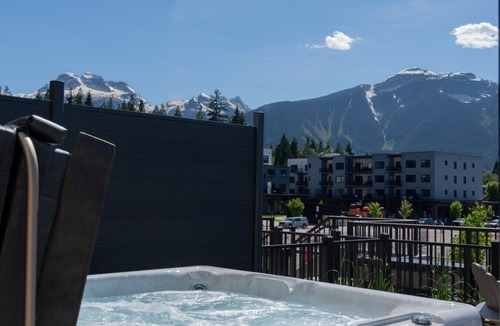 Revelstoke Villa | The Landing - 4 Bedroom Townhome | Private Hot Tub