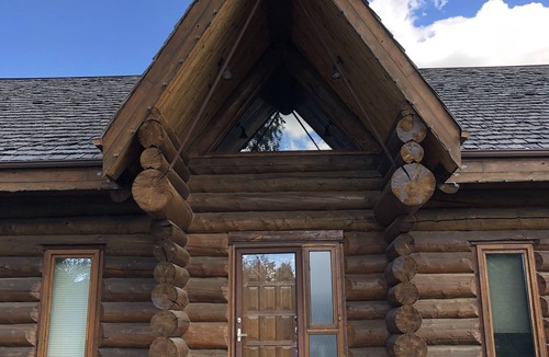 Nipawin House | The Lodge-Unique log home on the banks of the river