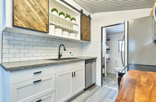 Medicine Hat House | The Loft House
