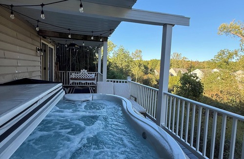 Peninsula House | The Luxe Ledge 4bedroom 4bathroom home with scenic views