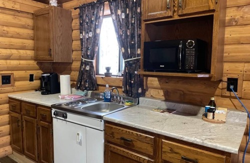 Division No. 11 House | The Lynx cabin - Bear Creek Cabins