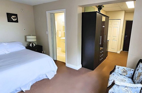 Medicine Hat Hotel | The Medicine Hat Villa