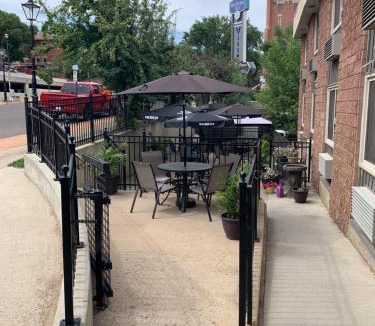 Medicine Hat Hotel | The Medicine Hat Villa