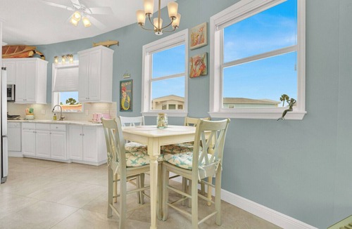 Nettles Island House | The Mermaid House - Private Beach Access, Nettles Island, April Available!