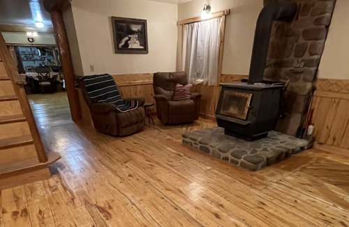 Uinta County House | The Mountain House, w/ hot tub, great views. Starlink