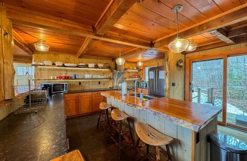 Jackson House | The Mountain Villa | Hot Tub, Mt. Washington Views