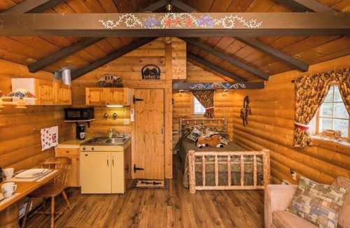 Winfield Cabin | The Mustang Cabin - Bear Creek Cabins