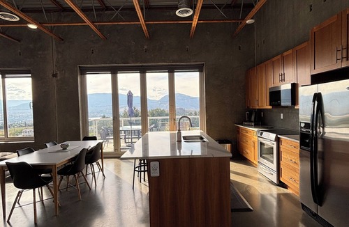 Okanagan-Similkameen House | The Naramata Bench Loft