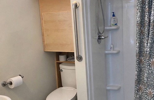 South End Cabin | 'The Nest' Cozy Detached Studio in the Heart of South End Arts District