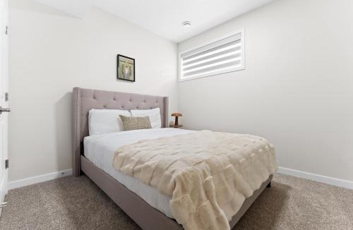 Southeast Edmonton Apartment | The Nook - 2 Bedrooms 20 mins from airport Games Coffee