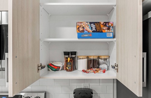 Southeast Edmonton House | The Nook - 20 mins from airport | Games | Coffee