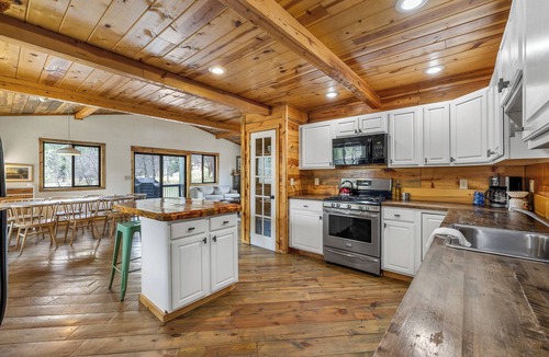 Keystone Cabin | The Oak Grove Cabin