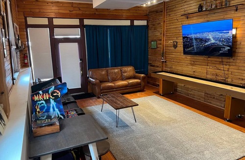North Creek House | The Office at North Creek All Season Rental