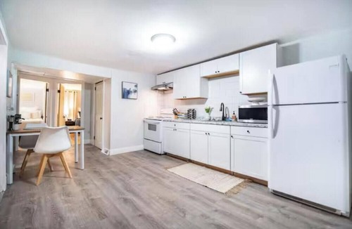 Winooski Apartment | The Onion Ranch, 2 BED with free onsite parking