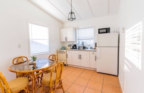 Stuart House | The Orange Door - Coastal Escape