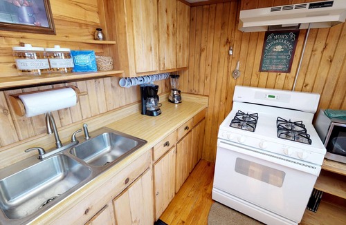 Red River Cabin | The Outback on the Creek - No Pets Allowed