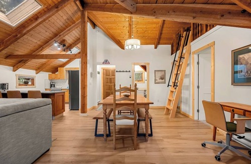 East Kootenay Cabin | The Outpost Cabin | Wood-Burning Fireplace | Cozy