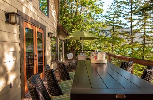 Harrison Hot Springs House | The Overlook, Luxury Lakeside Home with Dock