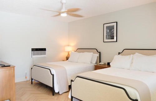 Southside Hotel | The Palm Rose