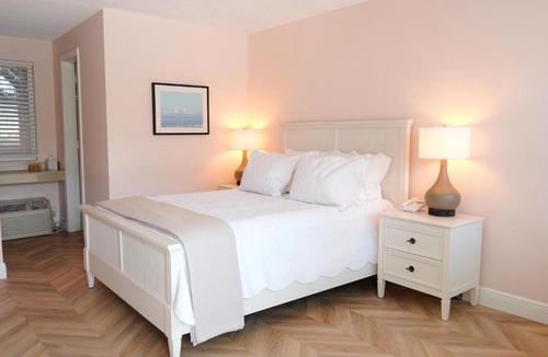 Southside Hotel | The Palm Rose