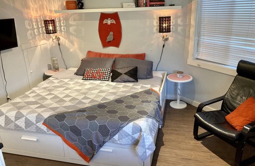 Okanagan-Similkameen Bed & Breakfast | 'The Patio' King Suite at GaLaView B&B: Sunsets; Beaches & Wineries