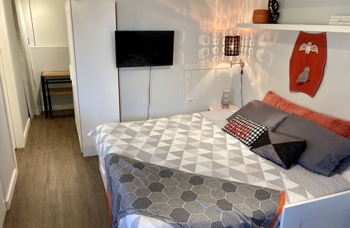 Okanagan-Similkameen Bed & Breakfast | 'The Patio' King Suite at GaLaView B&B: Sunsets; Beaches & Wineries