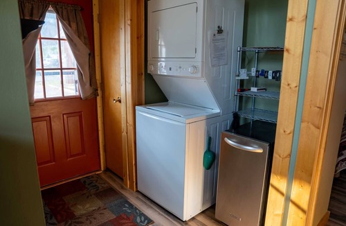 Lake City Cabin | The PB Bears Den - Perfect Spot for Your Family Getaway