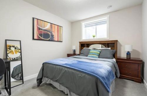 Airdrie House | The PLUSH Suite
