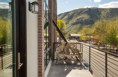 Jackson Condo | The Pulse of Jackson Hole, Town Square Luxury