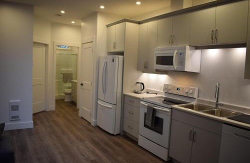 Regional District of Nanaimo Apartment | The Purple Door Carriage House