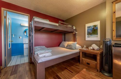 East Kootenay Hotel | The Raging Elk Adventure Lodging