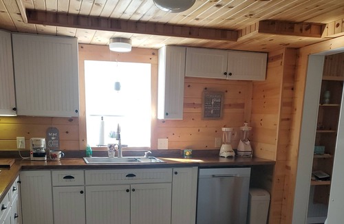 Ashtabula House | The Red Door Getaway- 4 Bedrooms Private Beach