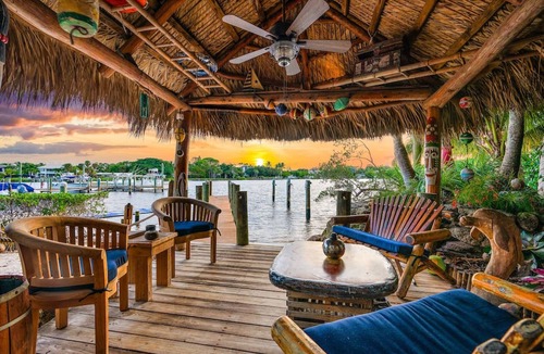 Jupiter House | THE RIVER HOUSE, 21 Foot Boston Whaler Included