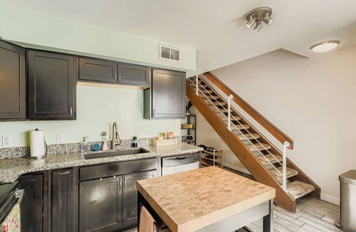 Lincoln Park House | The Santa Fe Hotspot | Walk to Eats, Drinks & Fun