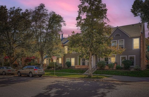 Lincoln Park House | The Santa Fe Hotspot | Walk to Eats, Drinks & Fun