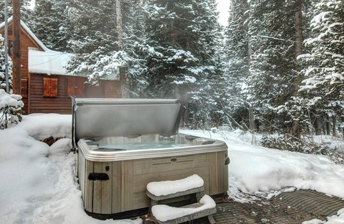 Salt Lake Mountain Resorts Cabin | The Silverstrike mountain cabin with hot tub, in Brighton